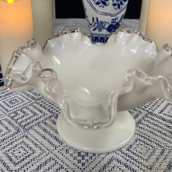 FENTON SILVER CREST MILK GLASS FOOTED RUFFLED BOWL1949-52 EXCELLENT 7.5" - Picture 1 of 5